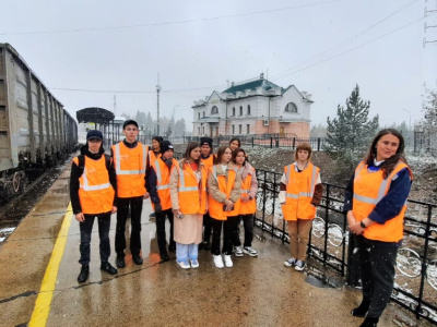 Железнодорожники станции Алдан познакомили школьников с тонкостями профессии
